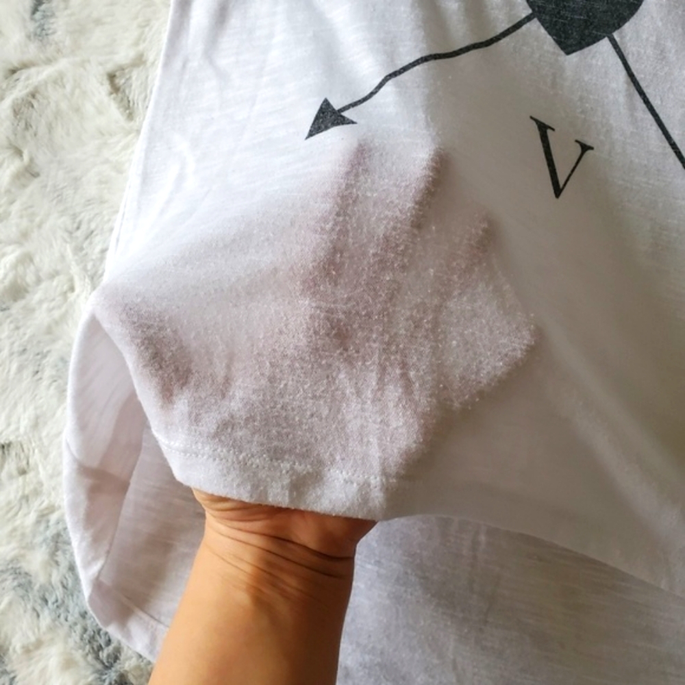 🌊 3/$15 L-O-V-E High Low Burnout Tee - Picture 3 of 7